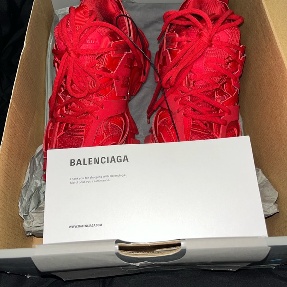 These are in a 39 men’s (6 US in men’s) Balenciaga track runners RED - Picture 3 of 8